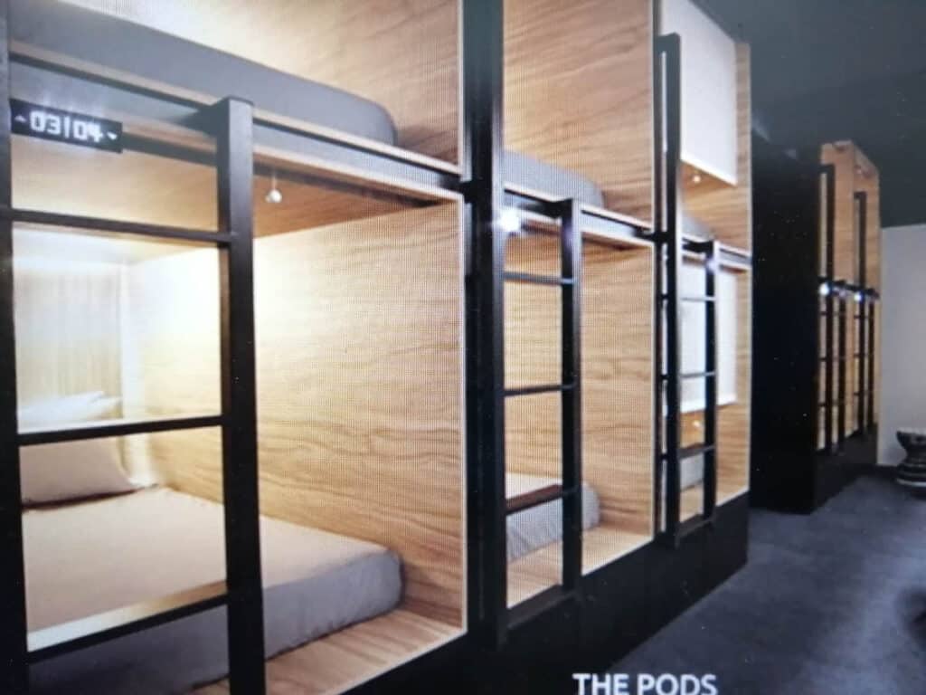 Pod room at Pod Boutique Capsule hotel singapore.