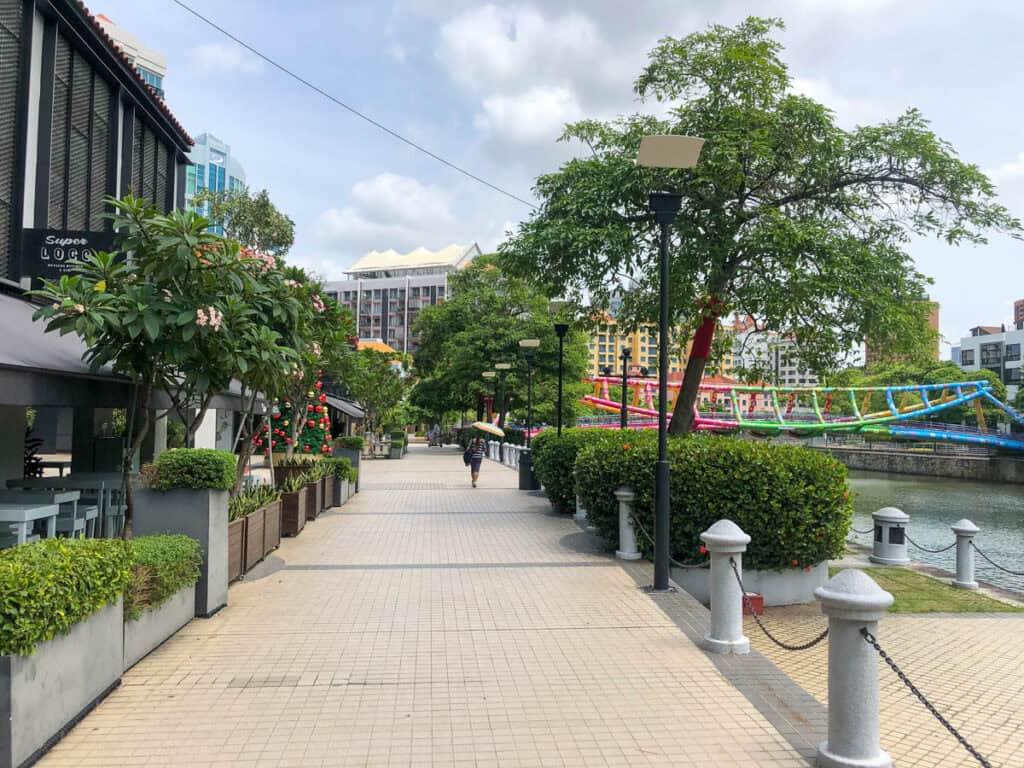 Riverside setting of Robertson Quay restaurants.